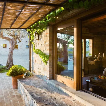 Casa Eugenia 8, Emma Βίλα