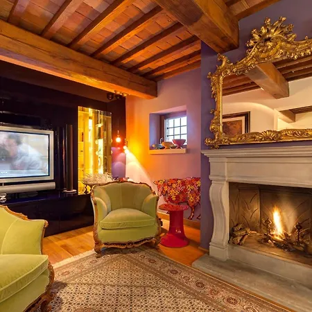 Casa Eugenia 8, Emma Πέζαρο