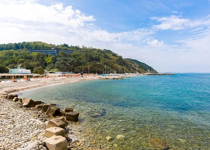 Casa Eugenia 8, Emma *