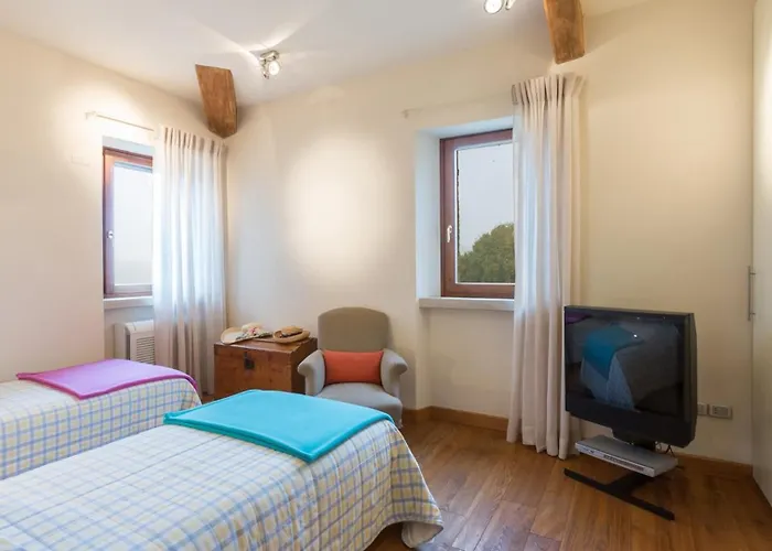 Casa Eugenia 8, Emma