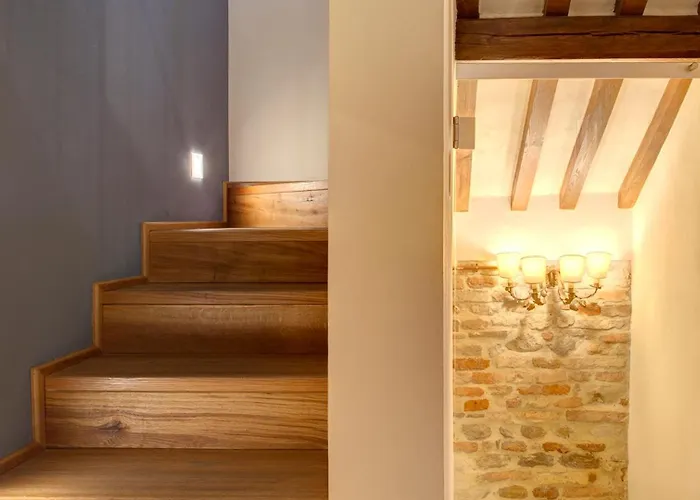 Casa Eugenia 8, Emma Villa