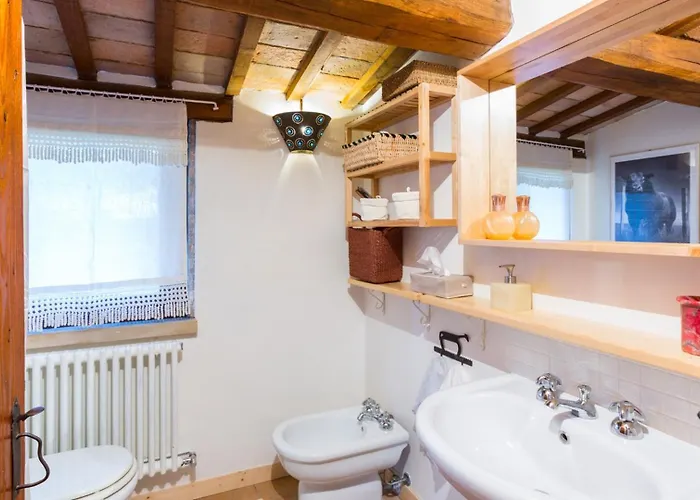 Casa Eugenia 8, Emma Villa *