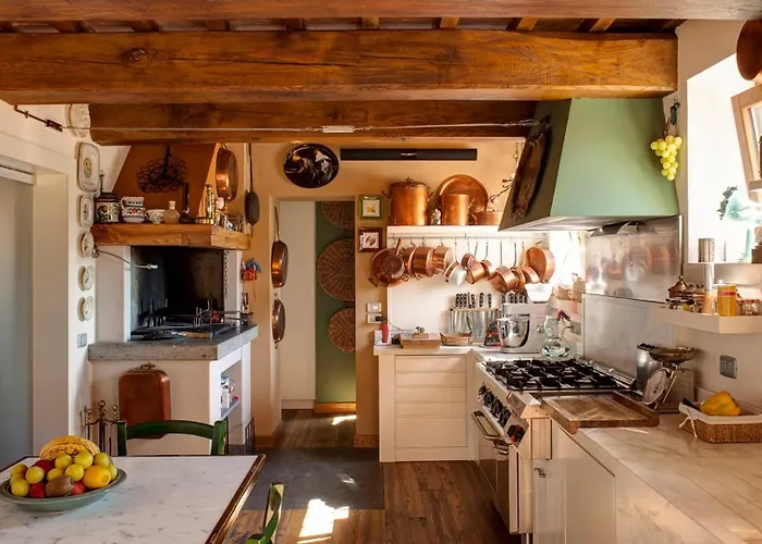 Casa Eugenia 8, Emma Villa Pesaro